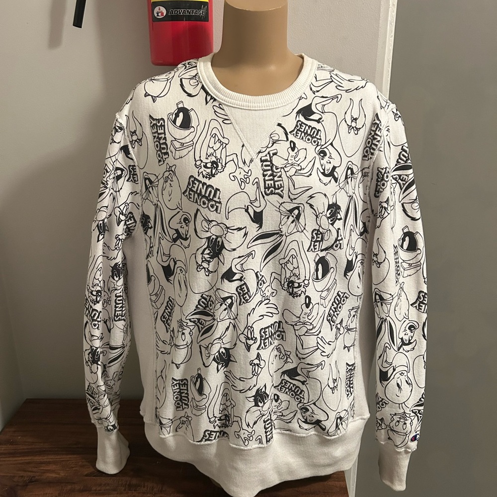 Champion looney toons White Graphic Men Sweater